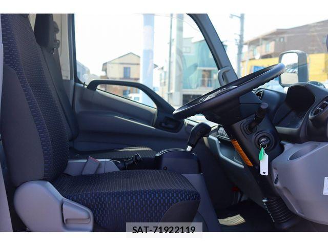 Hino DUTRO 2019-06 1256486-13