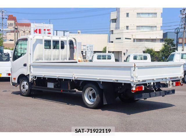 Hino DUTRO 2019-06 1256486-2