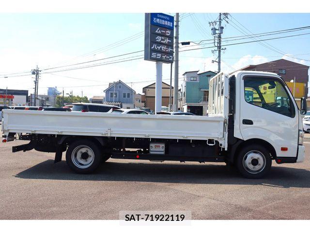 Hino DUTRO 2019-06 1256486-5