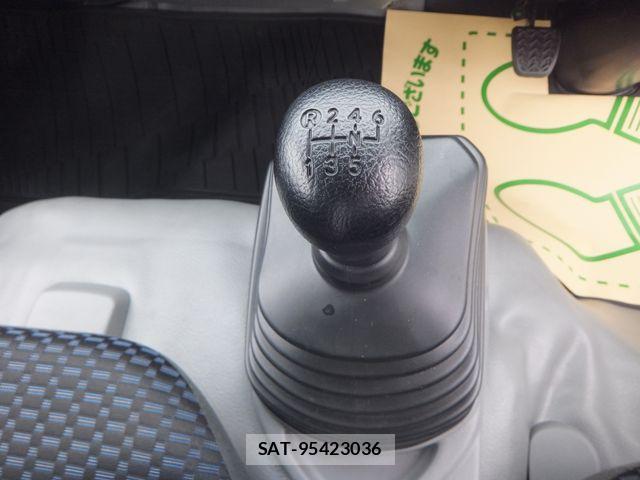 Hino DUTRO 2020-01 1271808-18