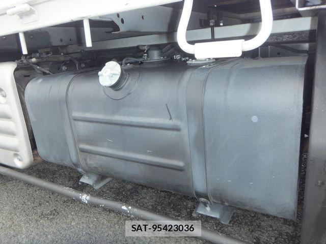 Hino DUTRO 2020-01 1271808-24