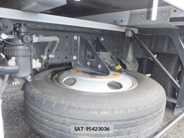Hino DUTRO 2020-01 1271808-25