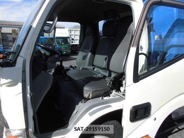 Hino DUTRO 2016-04 1290989-22