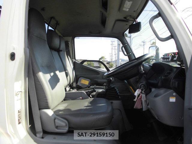 Hino DUTRO 2016-04 1290989-23