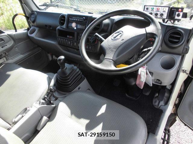 Hino DUTRO 2016-04 1290989-24
