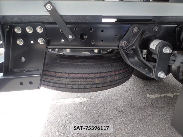 Hino DUTRO 2025-03 1295691-13