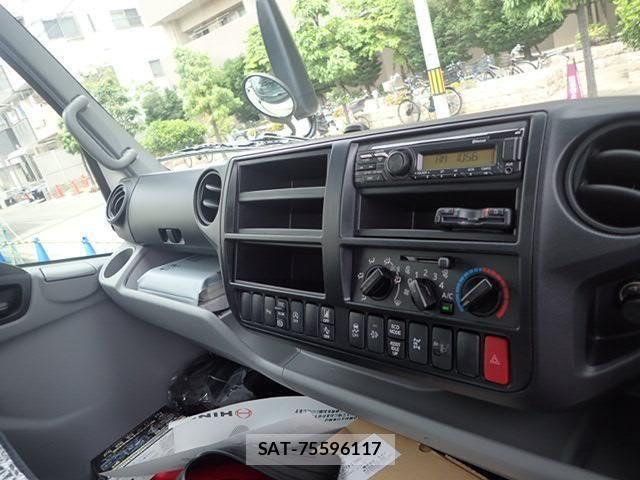 Hino DUTRO 2025-03 1295691-16