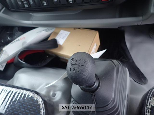 Hino DUTRO 2025-03 1295691-18