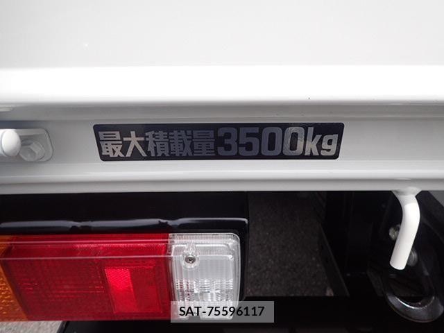 Hino DUTRO 2025-03 1295691-6