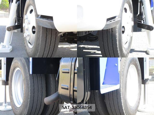 Hino DUTRO 2018-06 1301512-17