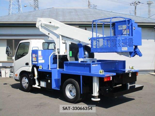 Hino DUTRO 2018-06 1301512-2