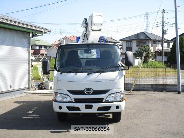 Hino DUTRO 2018-06 1301512-6