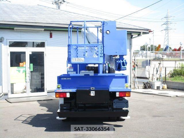 Hino DUTRO 2018-06 1301512-7