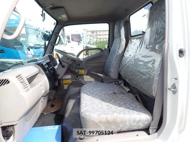 Hino DUTRO 2009-08 1318046-14