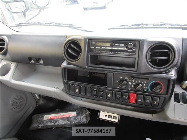Hino DUTRO 2016-06 1330572-10