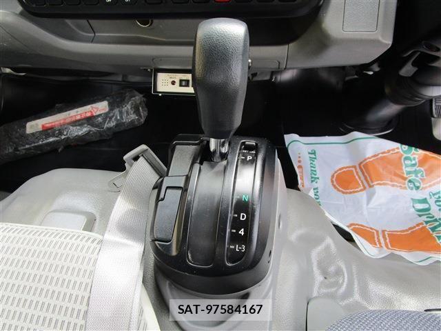 Hino DUTRO 2016-06 1330572-11