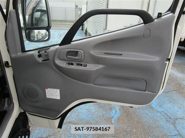 Hino DUTRO 2016-06 1330572-20