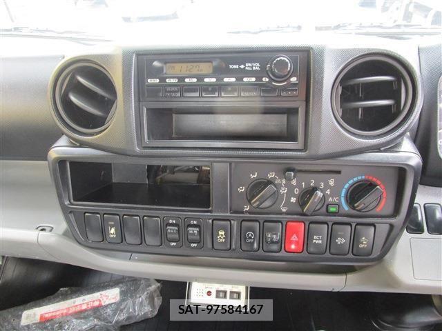 Hino DUTRO 2016-06 1330572-25