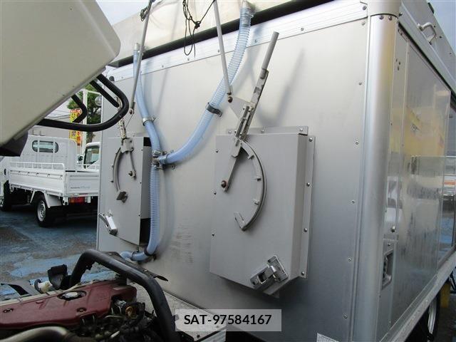 Hino DUTRO 2016-06 1330572-8