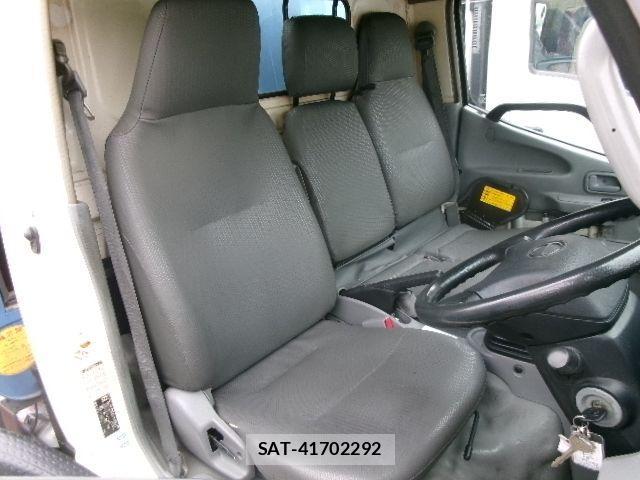 Hino DUTRO 2013-02 1345765-24