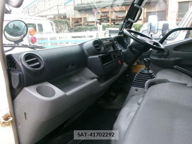 Hino DUTRO 2013-02 1345765-26