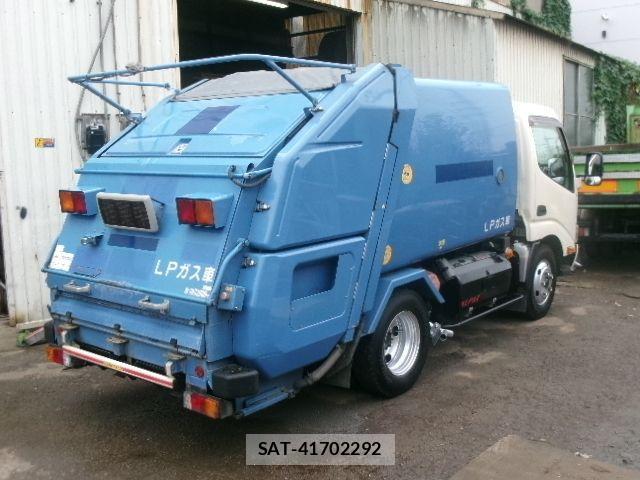 Hino DUTRO 2013-02 1345765-5