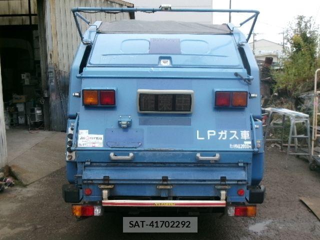 Hino DUTRO 2013-02 1345765-6