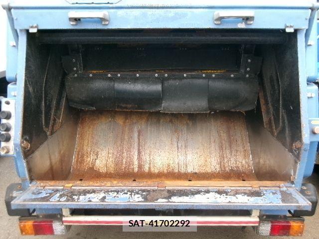 Hino DUTRO 2013-02 1345765-8