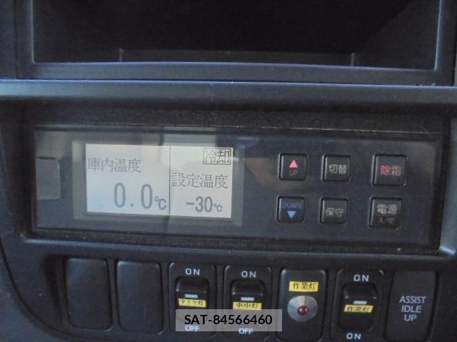 Hino DUTRO 2013-11 1353933-12