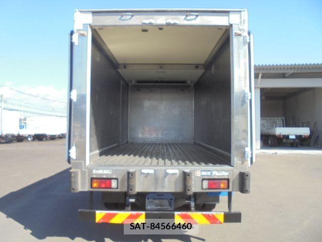 Hino DUTRO 2013-11 1353933-27