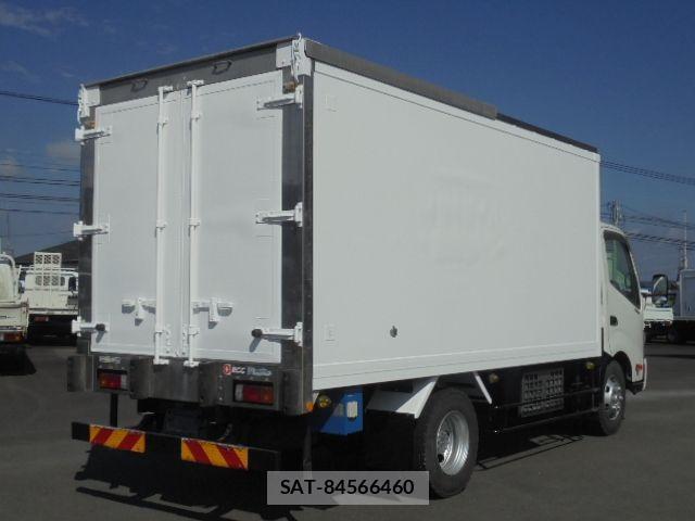 Hino DUTRO 2013-11 1353933-2