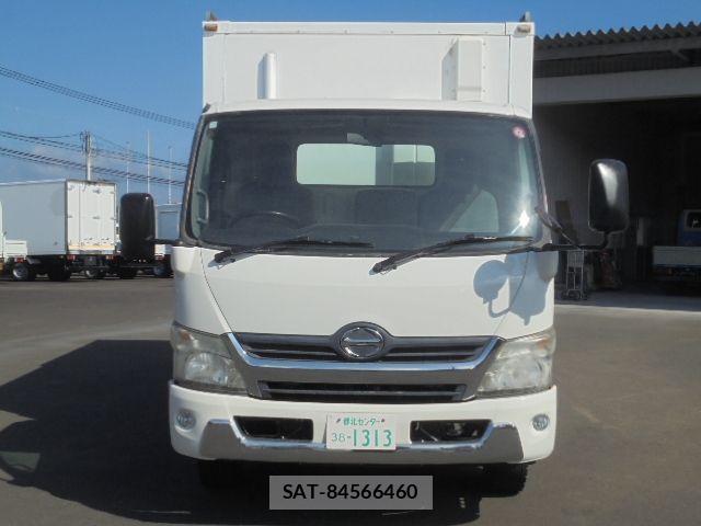 Hino DUTRO 2013-11 1353933-5