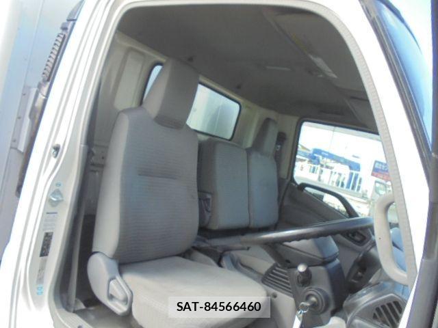 Hino DUTRO 2013-11 1353933-7