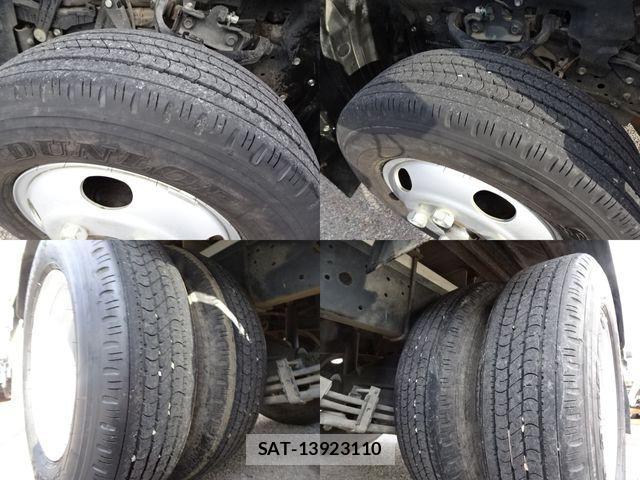 Hino DUTRO 2023-01 1372153-9