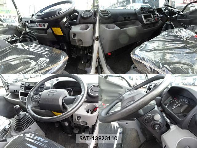 Hino DUTRO 2023-01 1372153-13