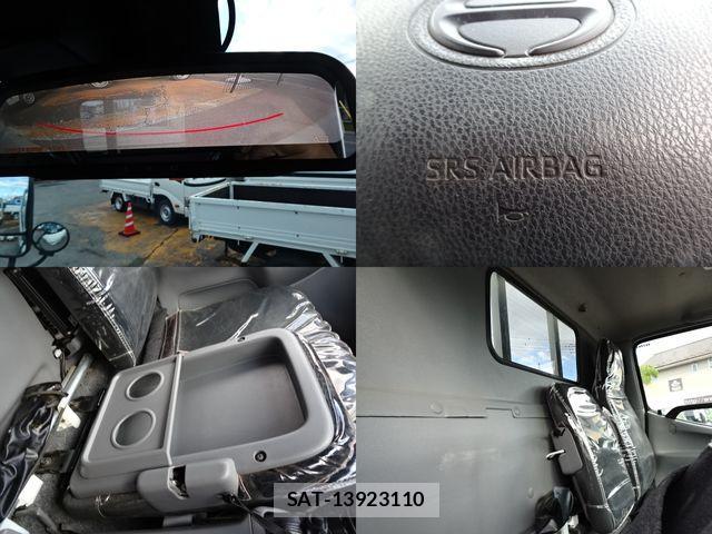 Hino DUTRO 2023-01 1372153-17