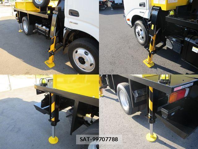Hino DUTRO 2015-05 1374582-14