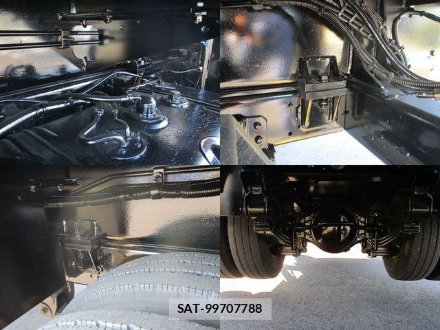 Hino DUTRO 2015-05 1374582-16