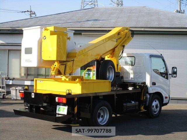 Hino DUTRO 2015-05 1374582-3