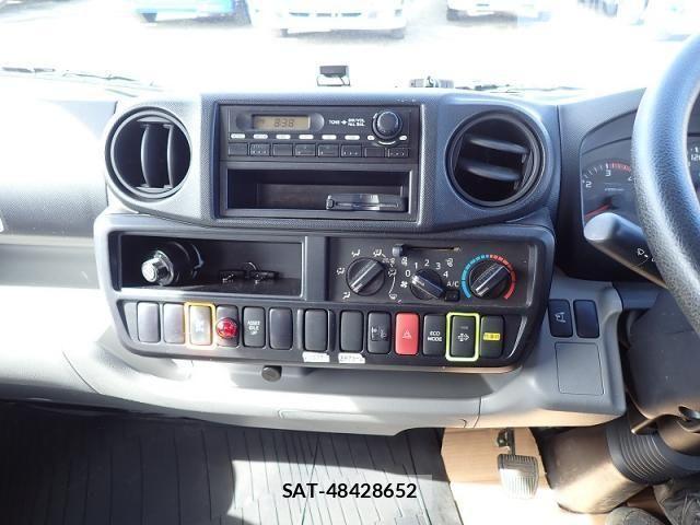 Hino DUTRO 2014-05 1402315-19
