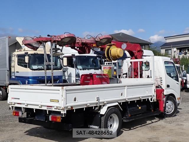 Hino DUTRO 2014-05 1402315-2