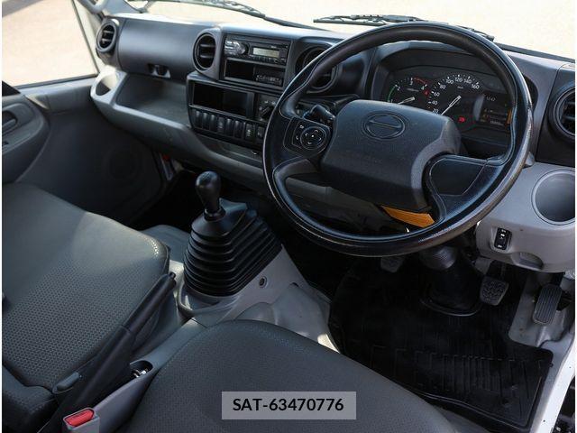 Hino DUTRO 2019-10 1428265-21