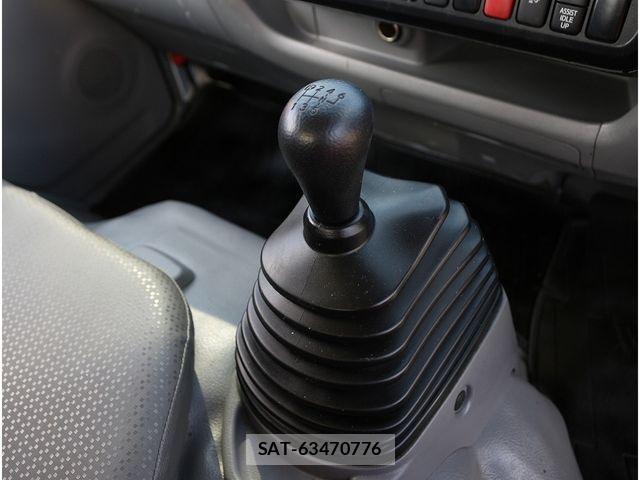 Hino DUTRO 2019-10 1428265-25