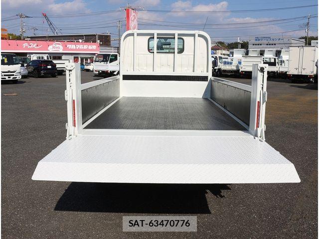 Hino DUTRO 2019-10 1428265-7