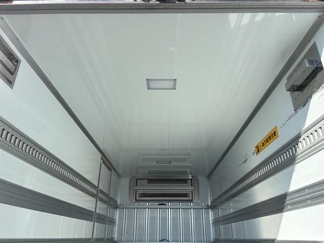 Hino DUTRO 2022-09 1464912-10