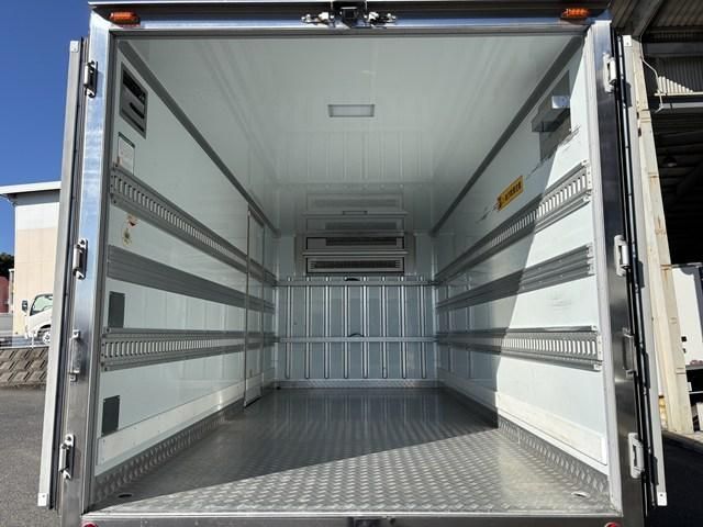 Hino DUTRO 2022-09 1464912-6