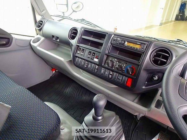 Hino DUTRO 2023-04 406060-8