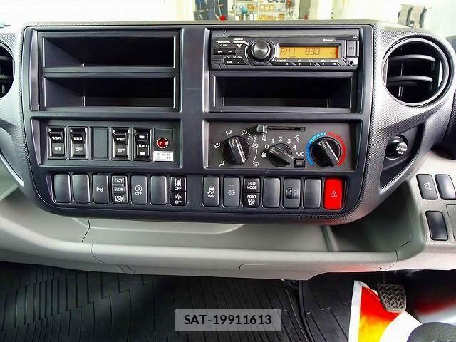 Hino DUTRO 2023-04 406060-9