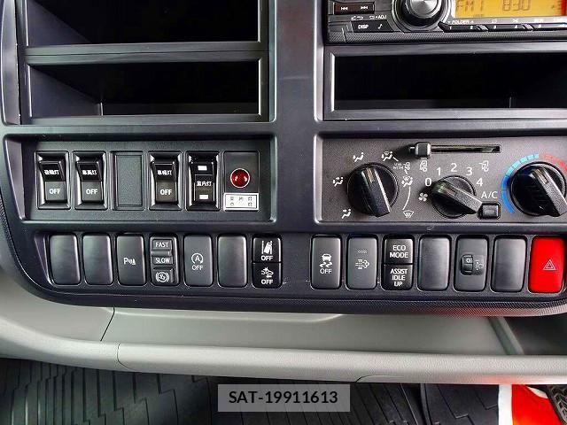 Hino DUTRO 2023-04 406060-11