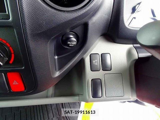 Hino DUTRO 2023-04 406060-12